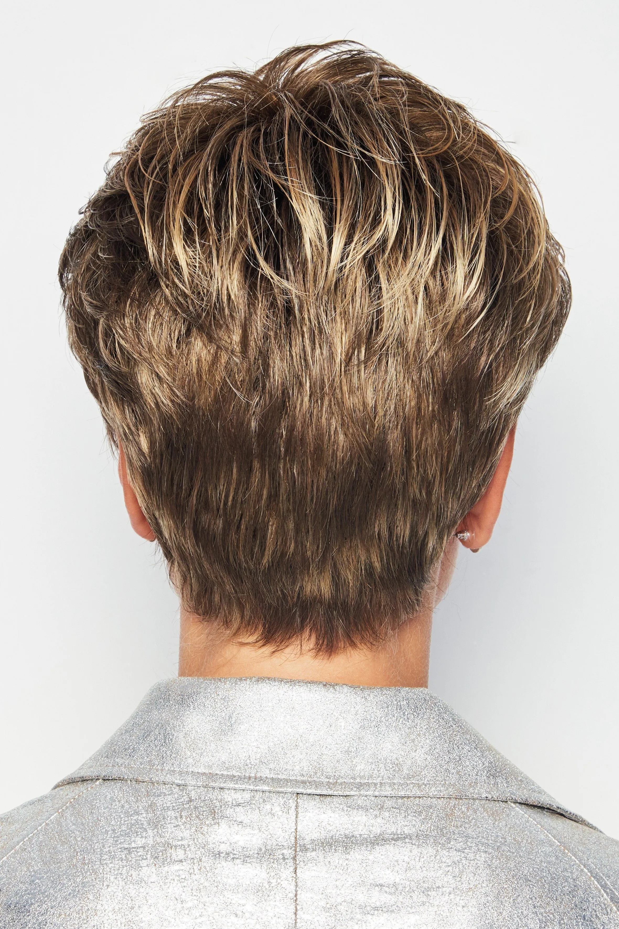 Sale - Raquel Welch Wigs - Winner - Color: Shaded Iced Pumpkin Spice (SS29/33)