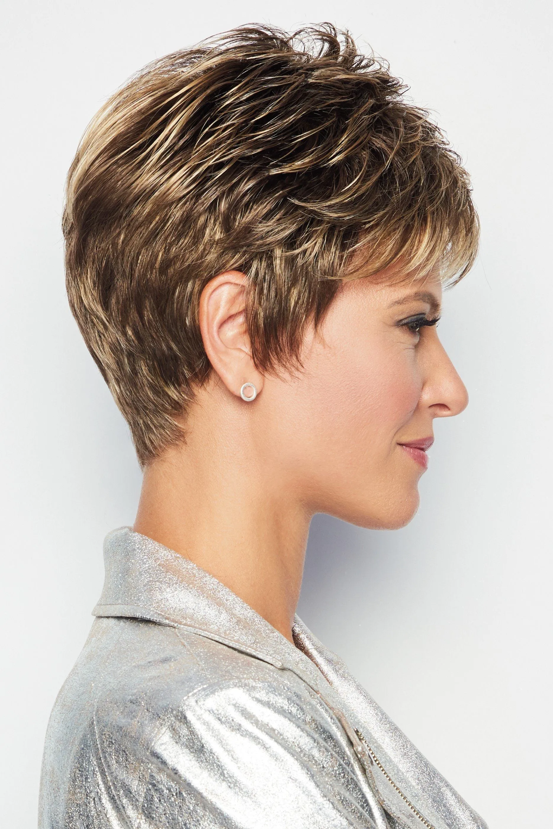 Sale - Raquel Welch Wigs - Winner - Color: Shaded Iced Pumpkin Spice (SS29/33)